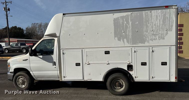 image for item LH9400 2012 Ford E350 Super Duty box truck