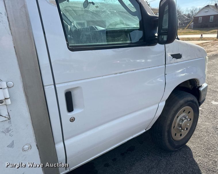 image for item LH9400 2012 Ford E350 Super Duty box truck