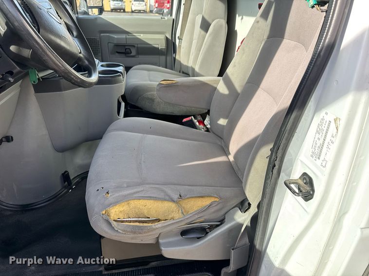 image for item LH9400 2012 Ford E350 Super Duty box truck