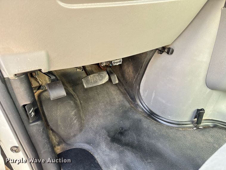 image for item LH9400 2012 Ford E350 Super Duty box truck