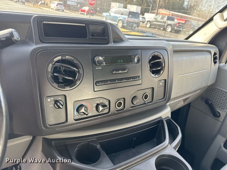 image for item LH9400 2012 Ford E350 Super Duty box truck