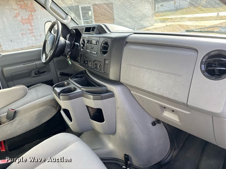 image for item LH9400 2012 Ford E350 Super Duty box truck