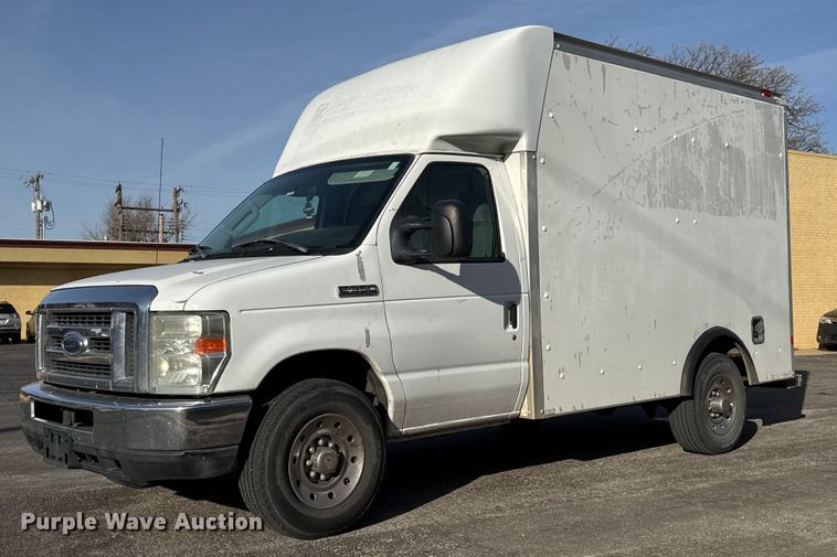 image for item LH9401 2010 Ford E350 Super Duty box truck