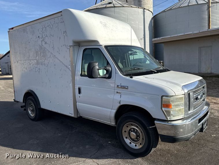 image for item LH9401 2010 Ford E350 Super Duty box truck