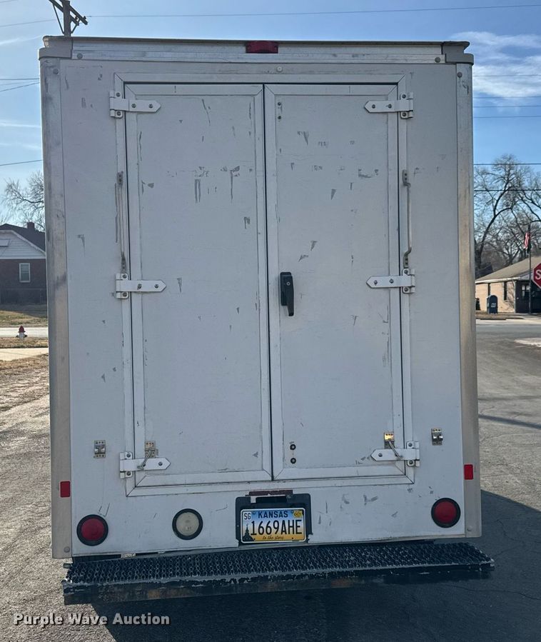 image for item LH9401 2010 Ford E350 Super Duty box truck