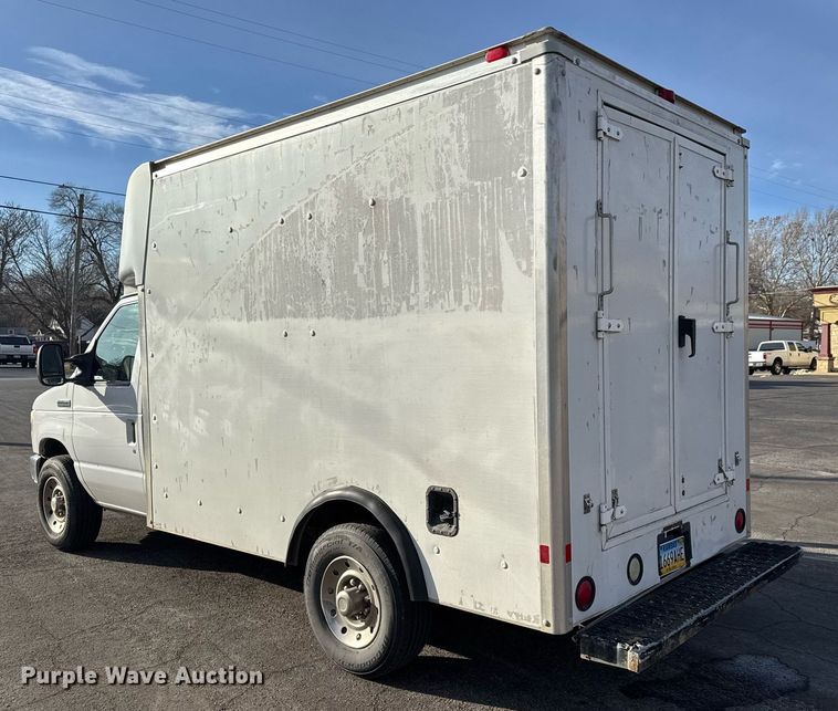 image for item LH9401 2010 Ford E350 Super Duty box truck