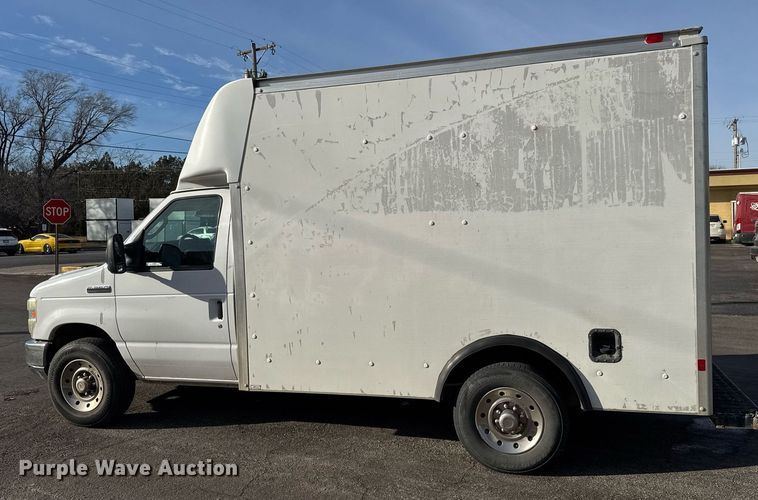 image for item LH9401 2010 Ford E350 Super Duty box truck