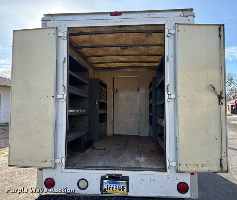 image for item LH9401 2010 Ford E350 Super Duty box truck