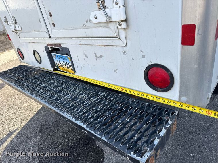 image for item LH9401 2010 Ford E350 Super Duty box truck