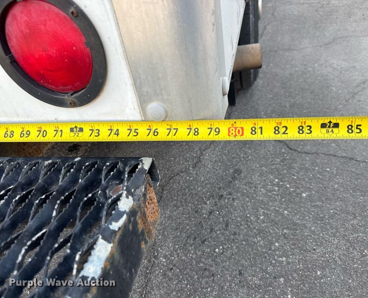 image for item LH9401 2010 Ford E350 Super Duty box truck