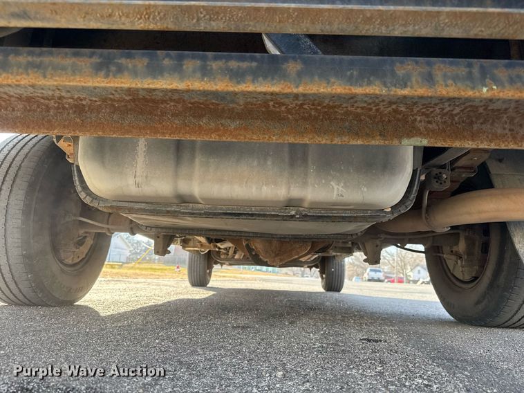 image for item LH9401 2010 Ford E350 Super Duty box truck