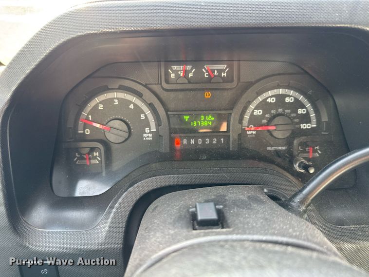 image for item LH9401 2010 Ford E350 Super Duty box truck