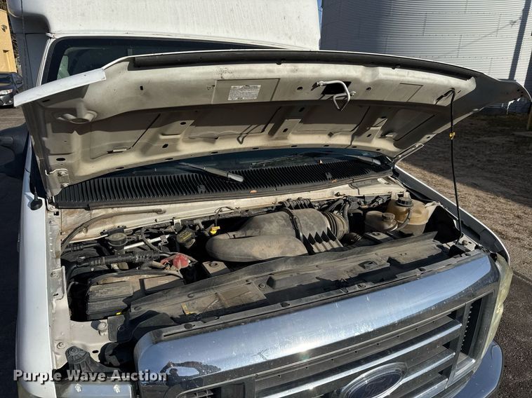 image for item LH9401 2010 Ford E350 Super Duty box truck