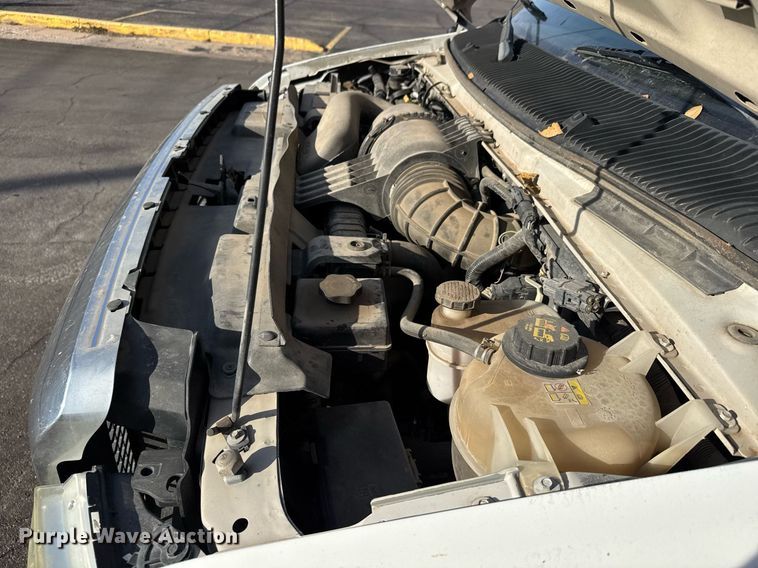 image for item LH9401 2010 Ford E350 Super Duty box truck