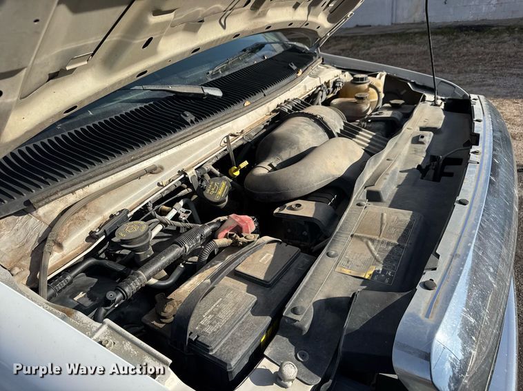 image for item LH9401 2010 Ford E350 Super Duty box truck