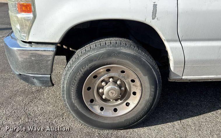 image for item LH9401 2010 Ford E350 Super Duty box truck