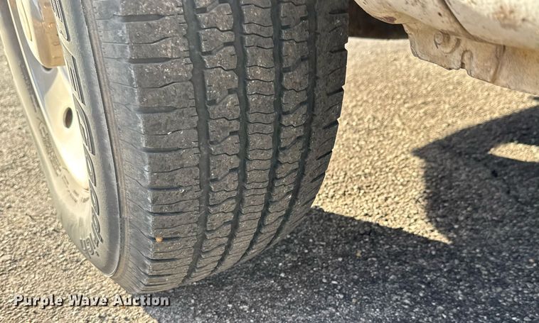 image for item LH9401 2010 Ford E350 Super Duty box truck