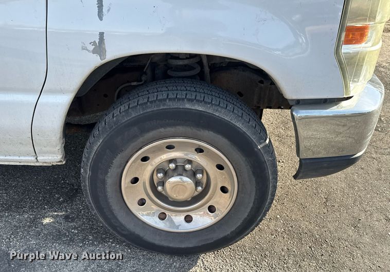 image for item LH9401 2010 Ford E350 Super Duty box truck