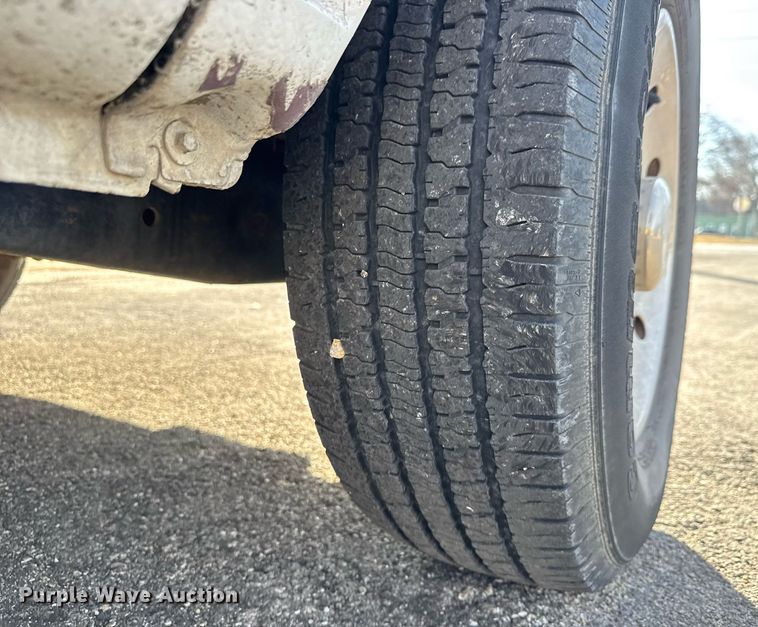 image for item LH9401 2010 Ford E350 Super Duty box truck