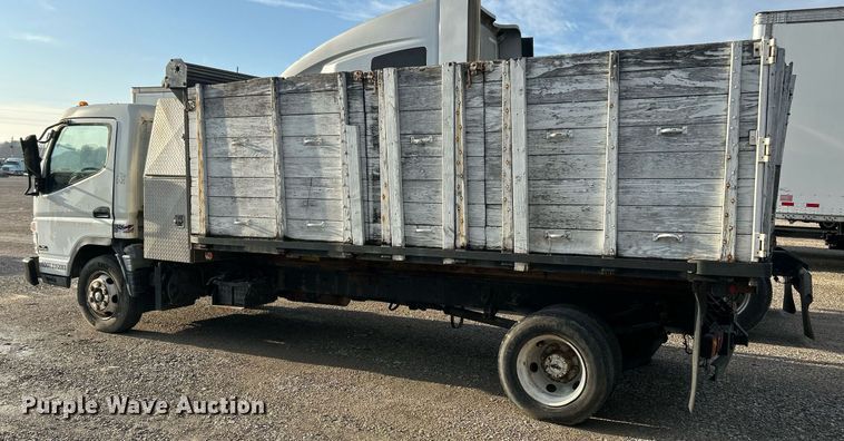 image for item NJ9726 2005 Mitsubishi FH211 dump flatbed truck