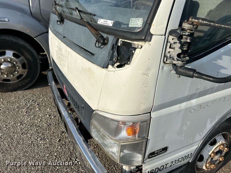 image for item NJ9726 2005 Mitsubishi FH211 dump flatbed truck