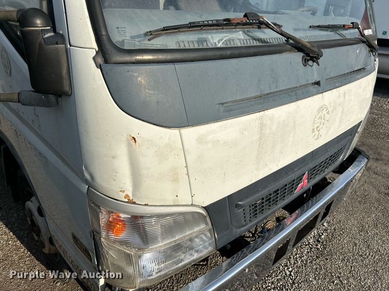 image for item NJ9726 2005 Mitsubishi FH211 dump flatbed truck