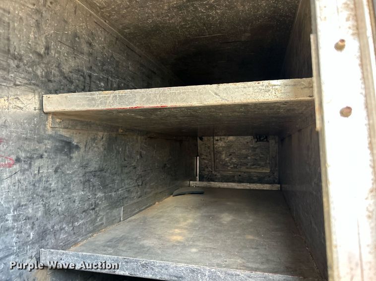 image for item NJ9726 2005 Mitsubishi FH211 dump flatbed truck