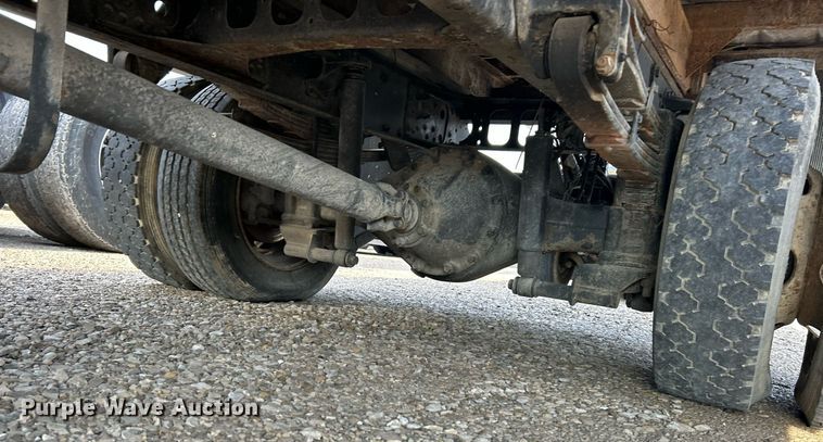 image for item NJ9726 2005 Mitsubishi FH211 dump flatbed truck