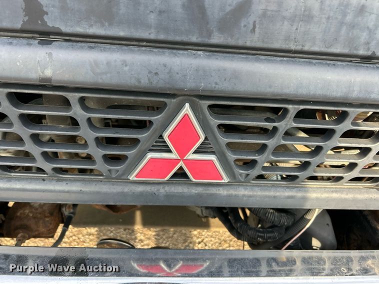 image for item NJ9726 2005 Mitsubishi FH211 dump flatbed truck