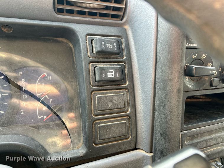 image for item NJ9726 2005 Mitsubishi FH211 dump flatbed truck