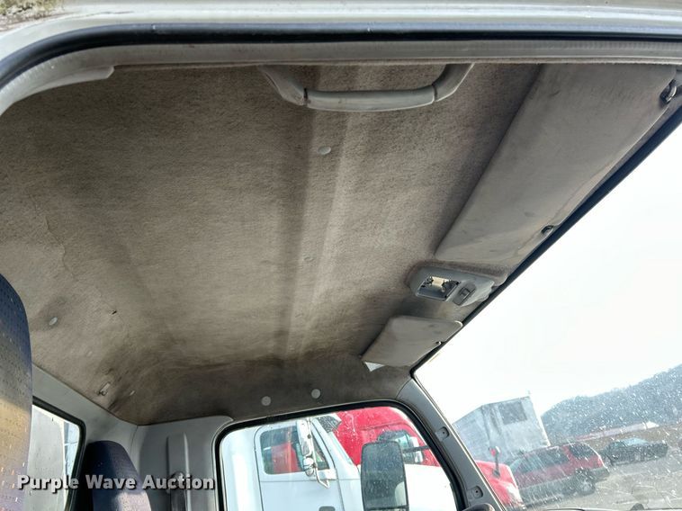 image for item NJ9726 2005 Mitsubishi FH211 dump flatbed truck