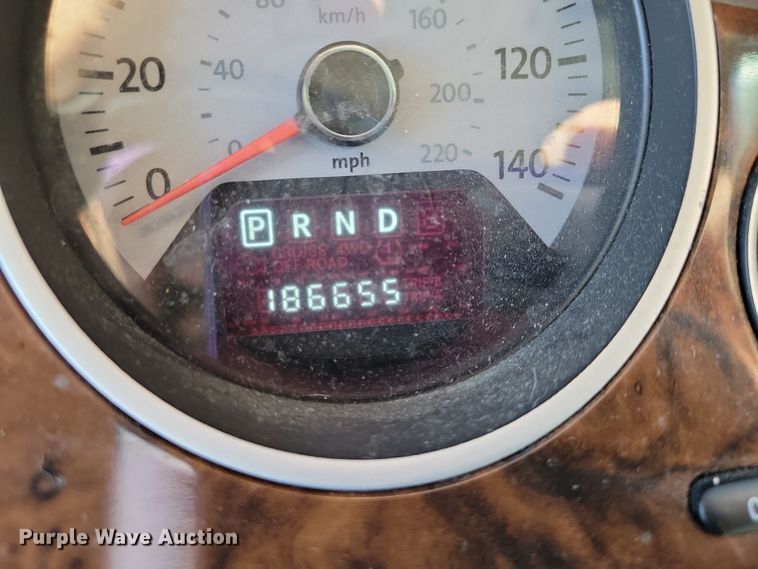 image for item OH9361 2011 Volkswagen Routan SEL van