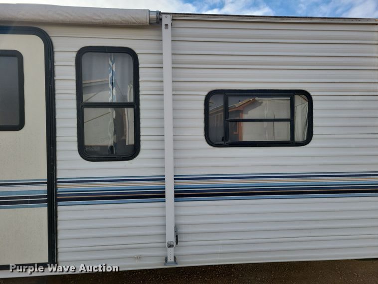 image for item OH9458 1999 Arlington  Skyline 3010 camper