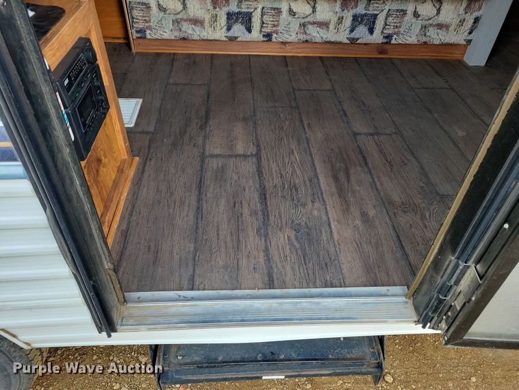 image for item OH9458 1999 Arlington  Skyline 3010 camper