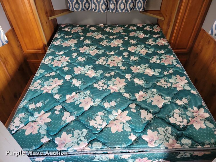 image for item OH9458 1999 Arlington  Skyline 3010 camper