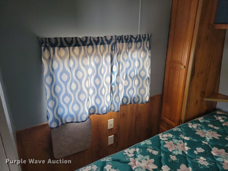 image for item OH9458 1999 Arlington  Skyline 3010 camper