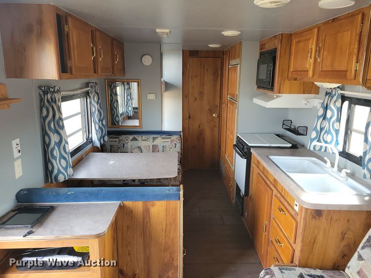 image for item OH9458 1999 Arlington  Skyline 3010 camper