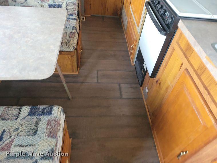 image for item OH9458 1999 Arlington  Skyline 3010 camper