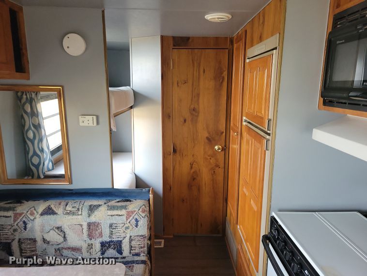 image for item OH9458 1999 Arlington  Skyline 3010 camper