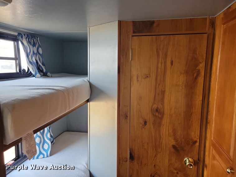 image for item OH9458 1999 Arlington  Skyline 3010 camper