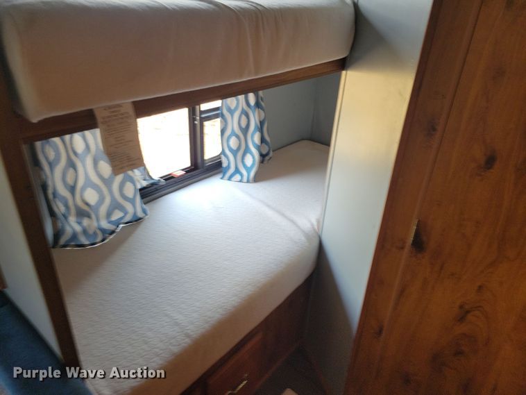 image for item OH9458 1999 Arlington  Skyline 3010 camper