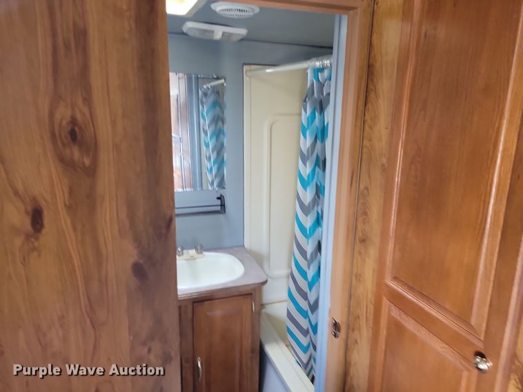 image for item OH9458 1999 Arlington  Skyline 3010 camper