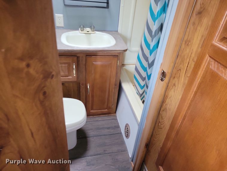 image for item OH9458 1999 Arlington  Skyline 3010 camper