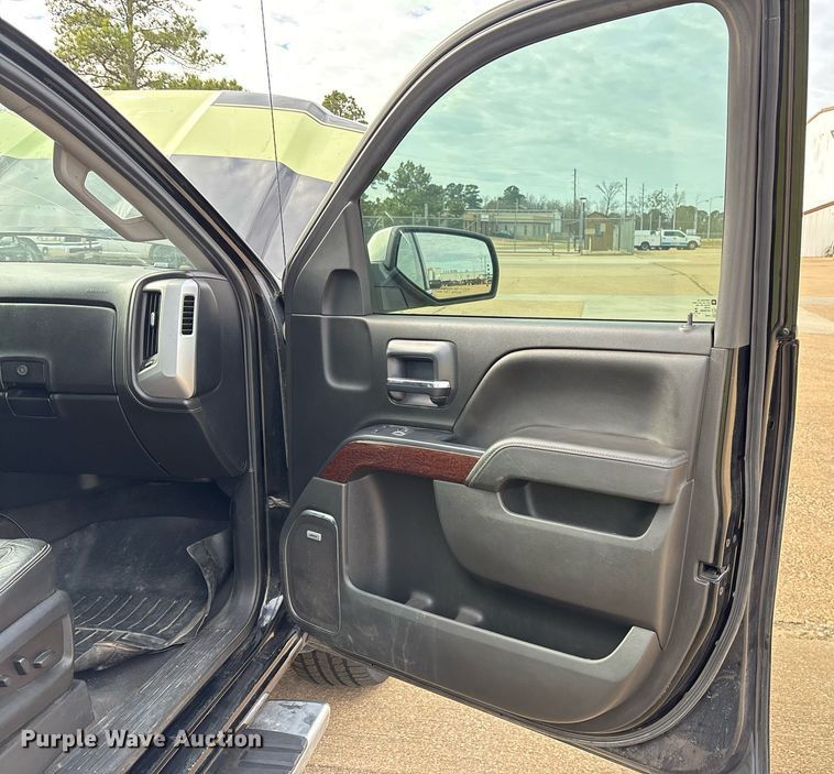 image for item OK9486 2018 GMC Sierra 1500 Crew Cab pickup truck