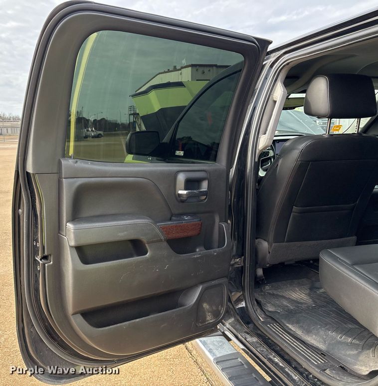 image for item OK9486 2018 GMC Sierra 1500 Crew Cab pickup truck