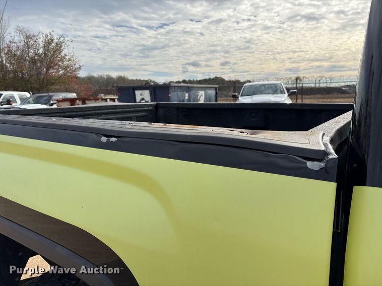 image for item OK9487 2018 GMC Sierra 1500 Crew Cab pickup truck