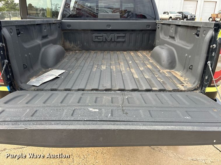 image for item OK9487 2018 GMC Sierra 1500 Crew Cab pickup truck