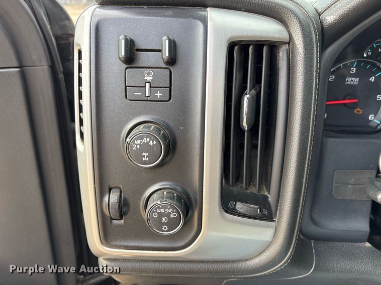 image for item OK9487 2018 GMC Sierra 1500 Crew Cab pickup truck