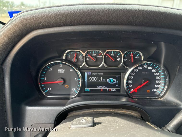 image for item OK9487 2018 GMC Sierra 1500 Crew Cab pickup truck