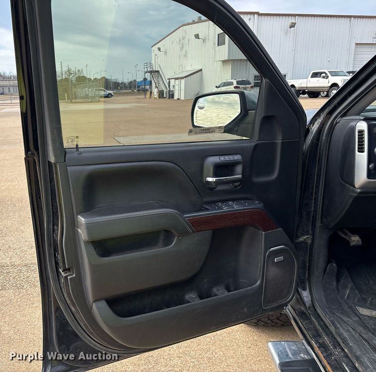 image for item OK9487 2018 GMC Sierra 1500 Crew Cab pickup truck